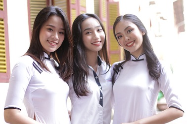 Nữ sinh Hà Nội xinh đẹp trong ngày bế giảng
