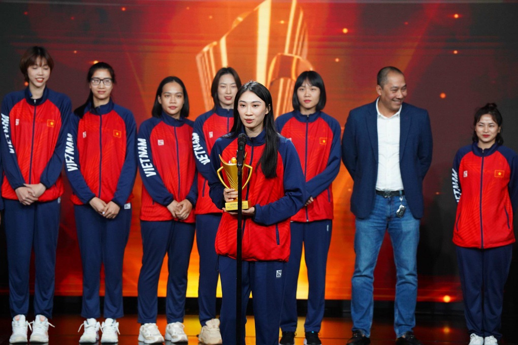 Phạm Quang Huy, Trần Thị Thanh Thúy được vinh danh ở Cúp Chiến thắng - 2 Phạm Quang Huy, Trần Thị Thanh Thúy được vinh danh ở Cúp Chiến thắng - 2