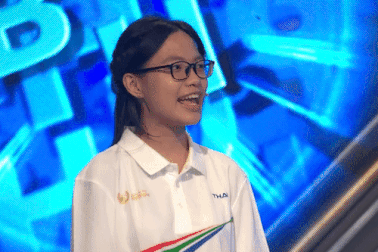 Nữ sinh Olympia khoe giọng hát ngọt ngào