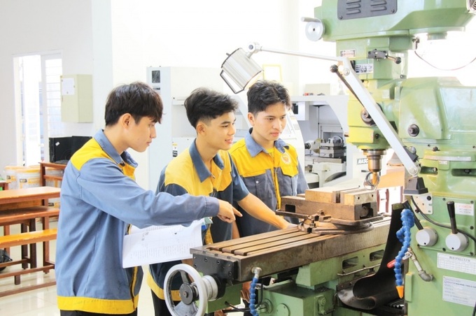 Hơn 95% sinh viên có việc làm sau đào tạo.