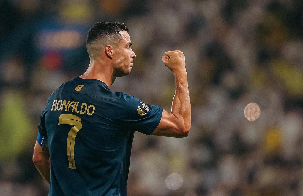 Động thái của C.Ronaldo khiến tất cả ngả mũ ngưỡng mộ | Báo Dân trí