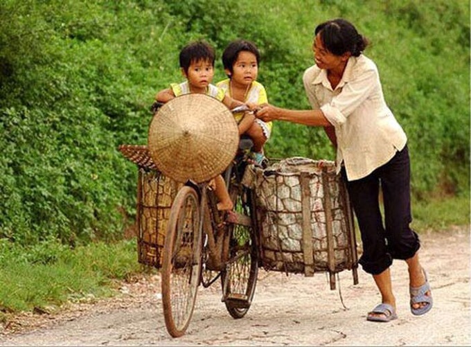"Gánh" đấng sinh thành - Ảnh 3. "Gánh" đấng sinh thành - Ảnh 3.