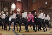 Nở rộ cơn sốt "nhái" video clip Gentleman của Psy