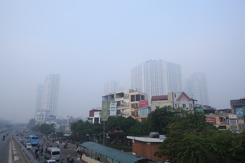 Lớp mù đặc quánh biến Hà Nội mờ ảo như Sapa - 10 Lớp mù đặc quánh biến Hà Nội mờ ảo như Sapa - 10