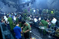 Hàng trăm người sử dụng ma tuý trong quán bar, karaoke