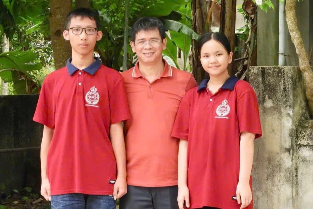 សិស្សសាលាស្រុកបីបង្កើតការភ្ញាក់ផ្អើលក្នុងការប្រឡងចូលថ្នាក់ទី១០ នៅខេត្ត Nghe An - ១ Ba học sinh trường huyện tạo bất ngờ trong kỳ thi vào lớp 10 ở Nghệ An - 1