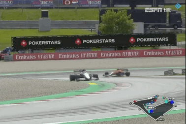 Verstappen tiếp tục thăng hoa, "ngáng đường" nhà vô địch