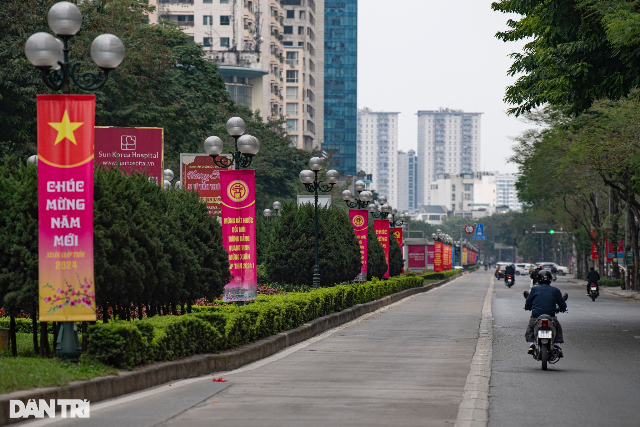 Hanoi streets are deserted on the afternoon of Tet - November 30
