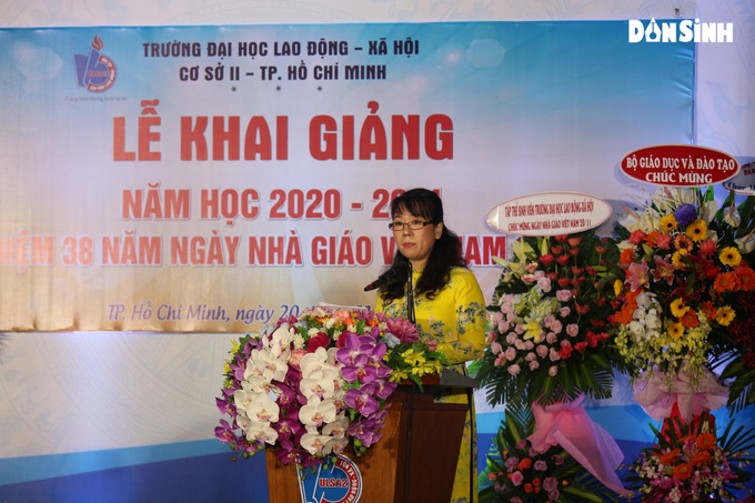 Hơn 1.250 tân sinh viên Trường ĐH Lao động - Xã hội (CS II) bước vào năm học mới 2020 - 2021 - Ảnh 2.