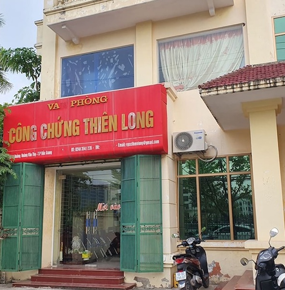 Đang xem xét kỷ luật cán bộ cấp sổ đỏ “ma” trong vụ lừa “chấn động” tỉnh Bắc Giang - 3 Đang xem xét kỷ luật cán bộ cấp sổ đỏ “ma” trong vụ lừa “chấn động” tỉnh Bắc Giang - 3
