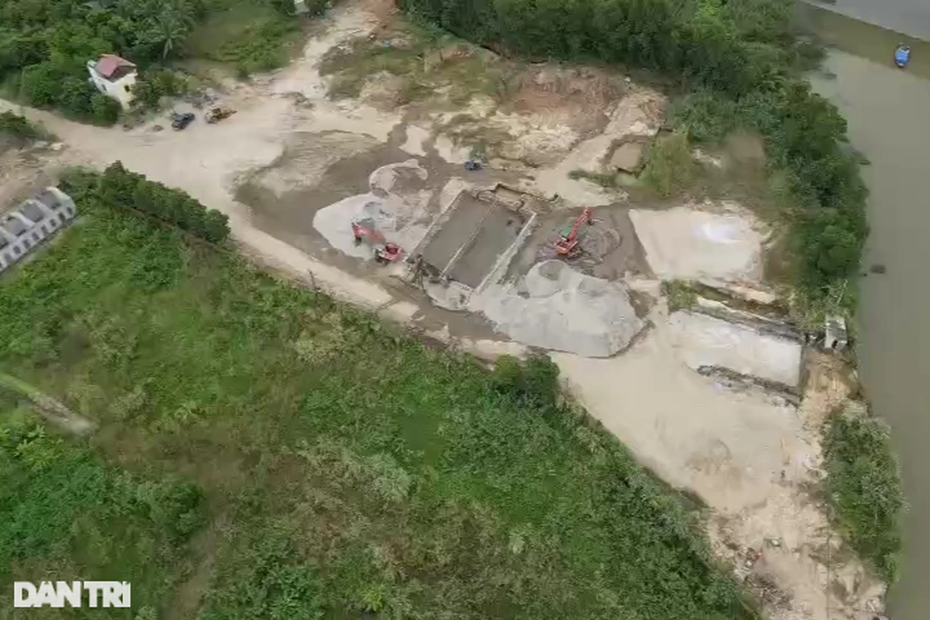 Ngang nhiên biến đất trồng cây lâu năm thành bãi kinh doanh vật liệu - 3 Ngang nhiên biến đất trồng cây lâu năm thành bãi kinh doanh vật liệu - 3