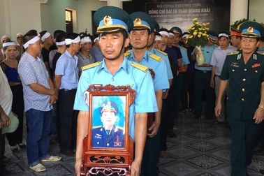 Lễ tang Đại tá phi công Trần Quang Khải