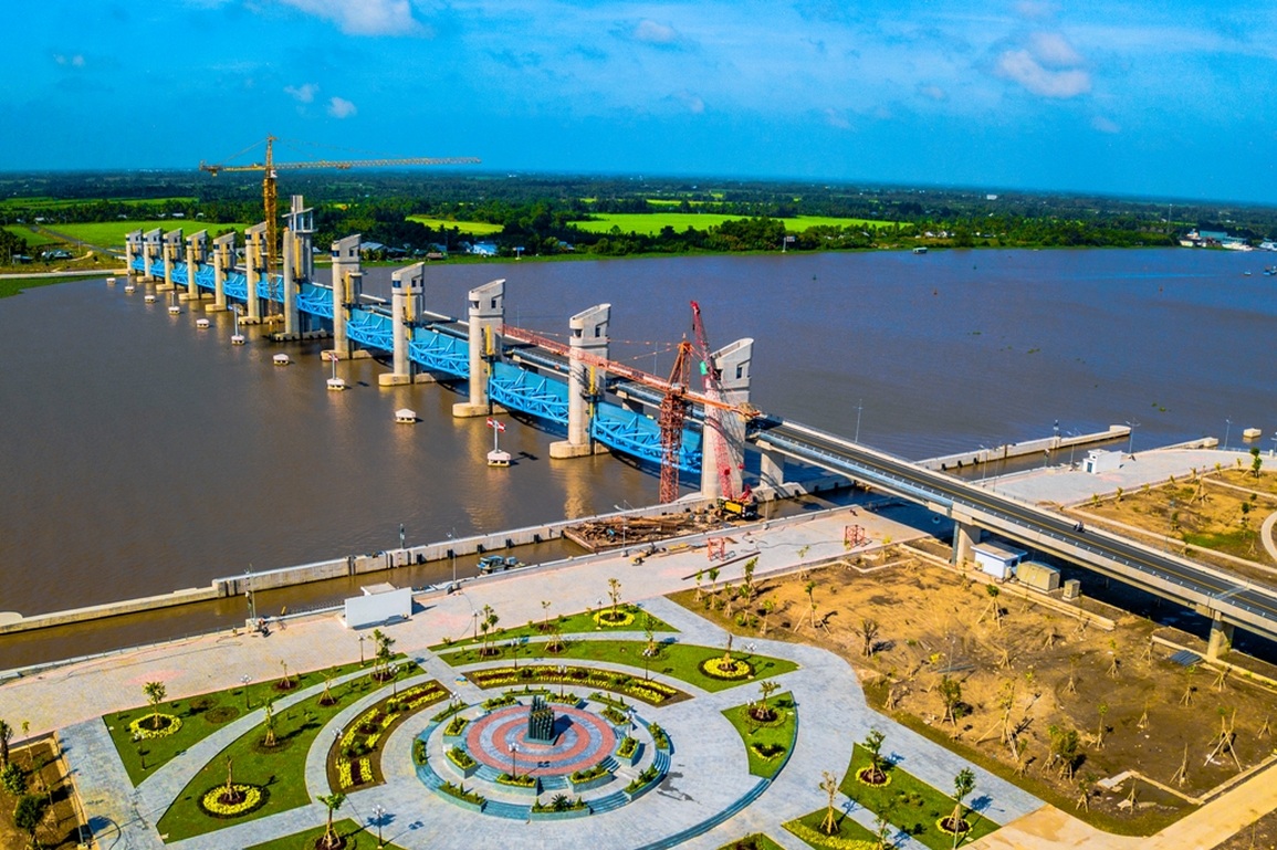 Thủ tướng Chính phủ bấm nút khánh thành siêu cống thủy lợi miền Tây - 3 Thủ tướng Chính phủ bấm nút khánh thành siêu cống thủy lợi miền Tây - 3