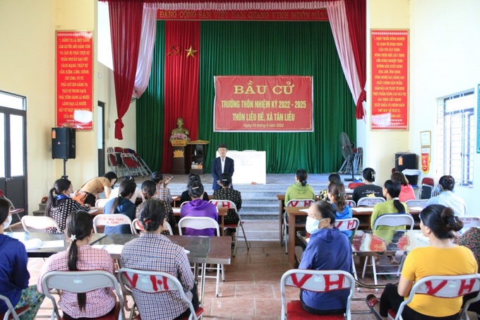 Lớp học nghề Nuôi và phòng trừ bệnh cho gia cầm được mở ở thôn Liễu Đê, xã Tân Liễu, Yên Dũng