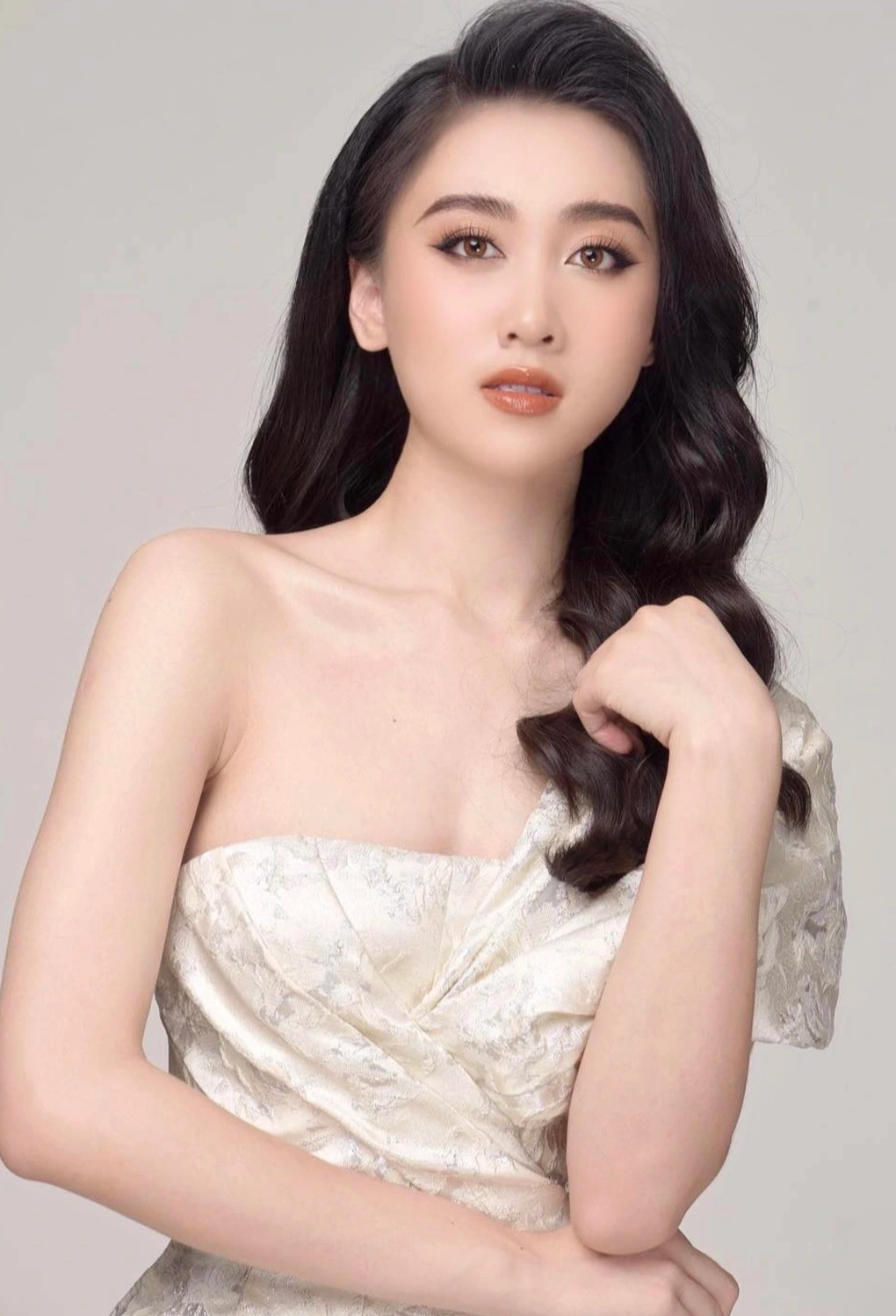 Nhan sắc nữ sinh Đại học Ngoại thương gây chú ý ở Miss Grand Vietnam 2023 - 5 Nhan sắc nữ sinh Đại học Ngoại thương gây chú ý ở Miss Grand Vietnam 2023 - 5