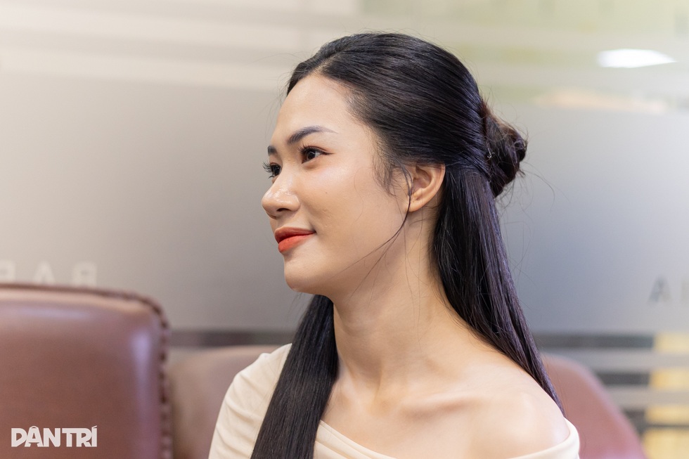 Nương tử Thanh Huế tiết lộ đời thực khác xa bà chủ sòng bạc sành sỏi - 4 Nương tử Thanh Huế tiết lộ đời thực khác xa bà chủ sòng bạc sành sỏi - 4