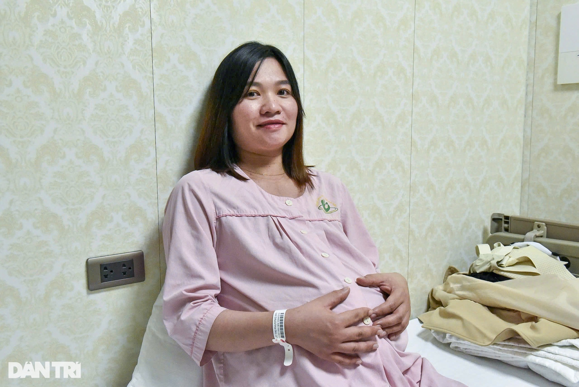 Xuyên đêm đón những công dân 2025 Việt Nam đầu tiên - 7 Xuyên đêm đón những công dân 2025 Việt Nam đầu tiên - 7