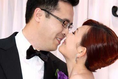 Trong một tháng, Lương Tịnh Như tổ chức ba đám cưới