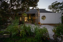 Ngôi nhà Quảng Nam với khối mái "khổng lồ", bất chấp nắng nóng miền Trung