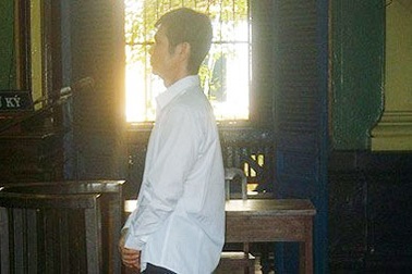 Mê biển 'tứ quý', bị lừa hơn 10.000 USD 