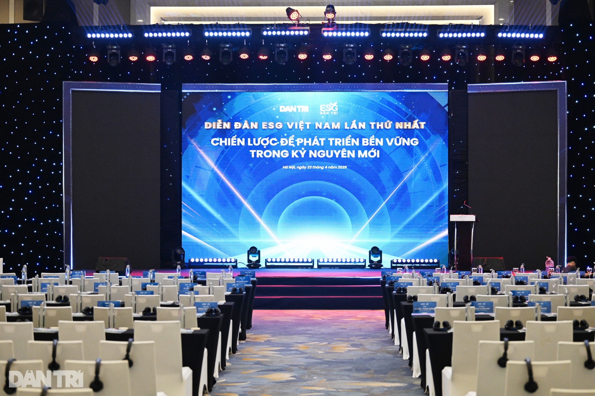 Hình ảnh trước giờ diễn ra Diễn đàn ESG Việt Nam lần thứ nhất - 2 Hình ảnh trước giờ diễn ra Diễn đàn ESG Việt Nam lần thứ nhất - 2