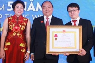 VietnamPlus tròn 5 tuổi và đón nhận Huân chương lao động hạng Ba
