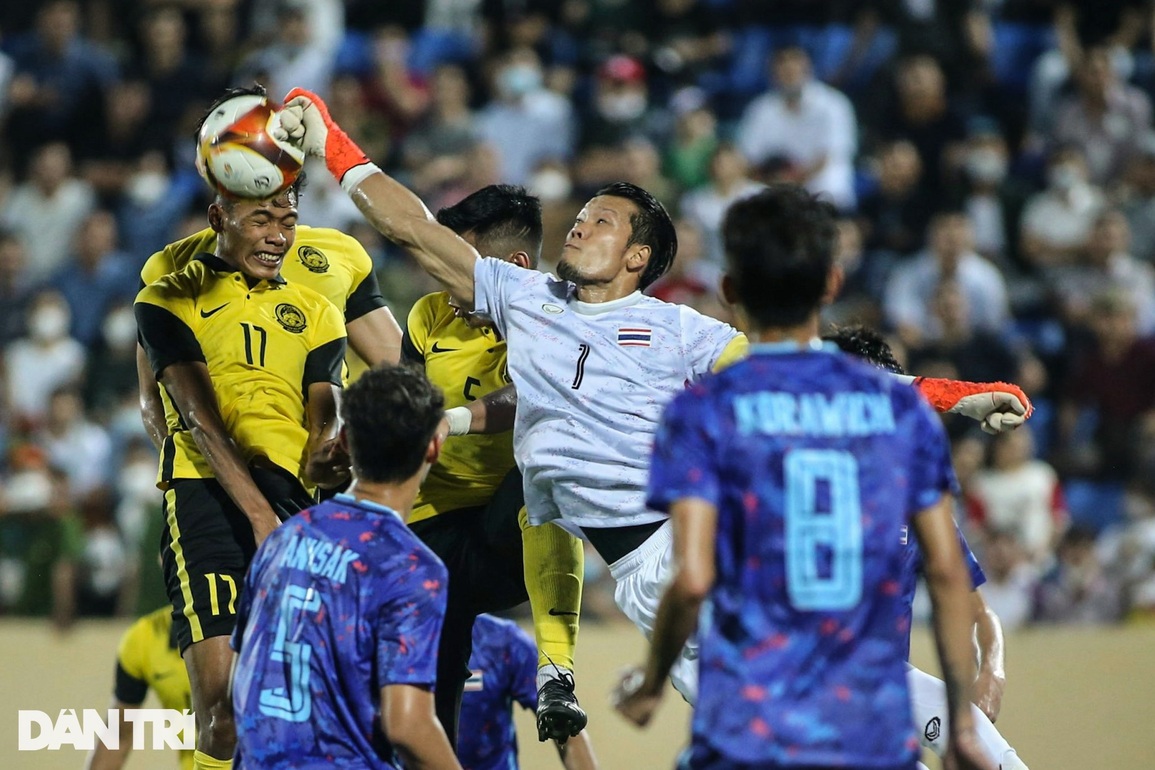 Báo Thái Lan sốc nặng khi đội nhà thua trận mở màn SEA Games 31 - 2
