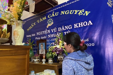 Hết hi vọng từ Rào Trăng 3, gia đình lập bàn thờ con