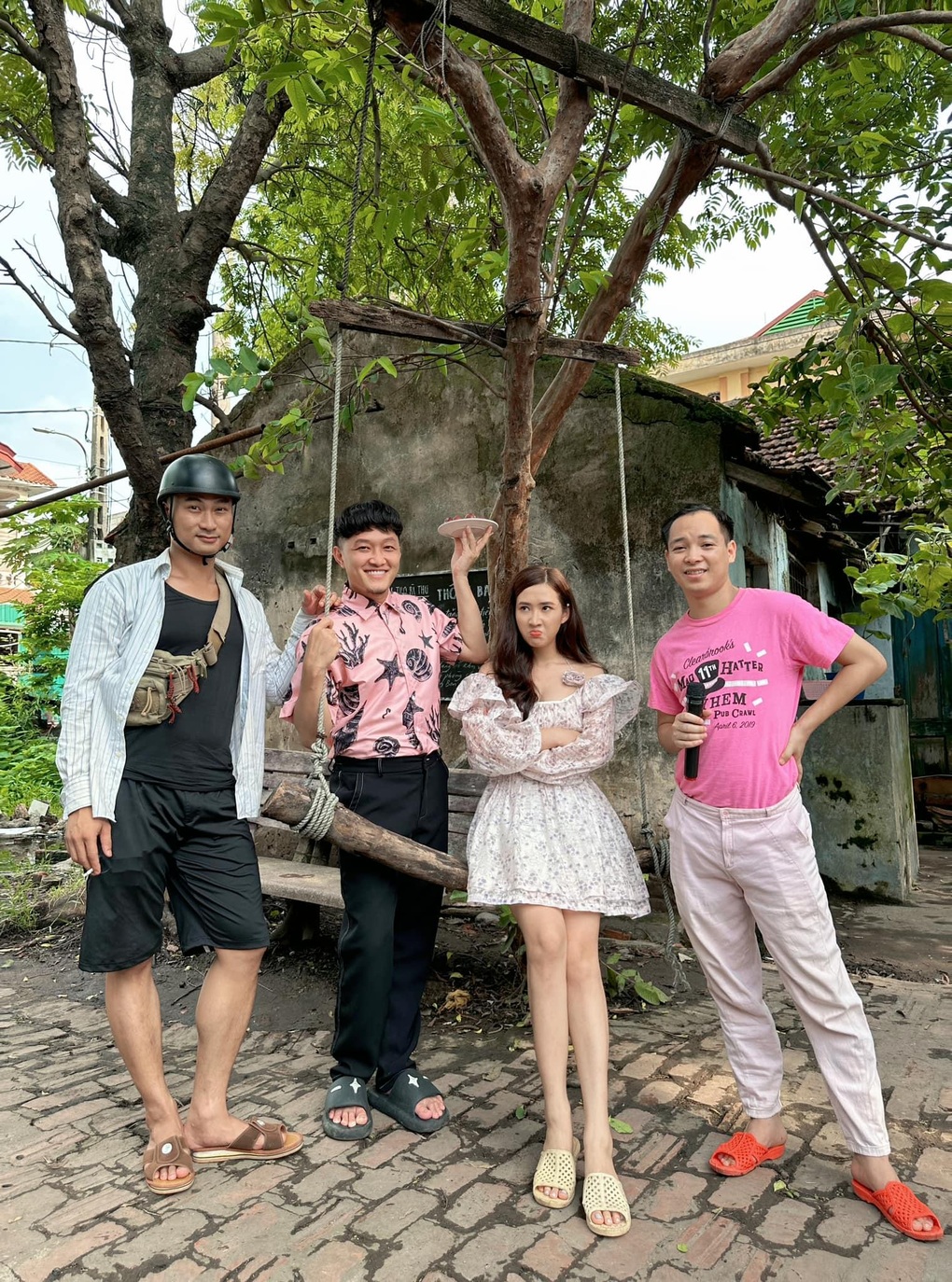 Nhung của phim Làng trong phố: Tôi biết khán giả sẽ gay gắt với mình - 2 Nhung của phim Làng trong phố: Tôi biết khán giả sẽ gay gắt với mình - 2
