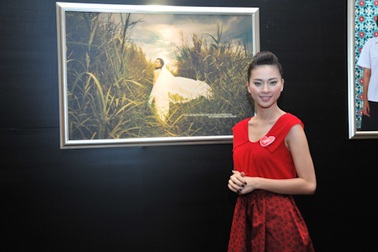 Ngô Thanh Vân gây "sốt" bằng nụ hôn của mình