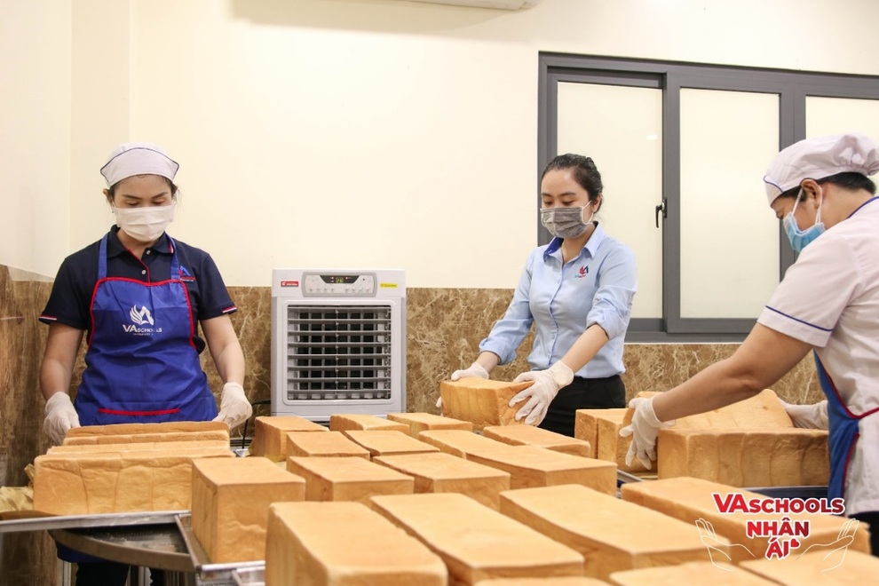 Kết nối yêu thương - VAschools cùng TPHCM vững tin chiến thắng đại dịch - 3 Kết nối yêu thương - VAschools cùng TPHCM vững tin chiến thắng đại dịch - 3