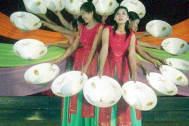 Tháng 4 về trên miền Trà Lân