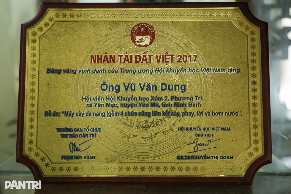 Những nông dân không bằng cấp, sáng chế máy móc đi 5 châu - 3 Những nông dân không bằng cấp, sáng chế máy móc đi 5 châu - 3