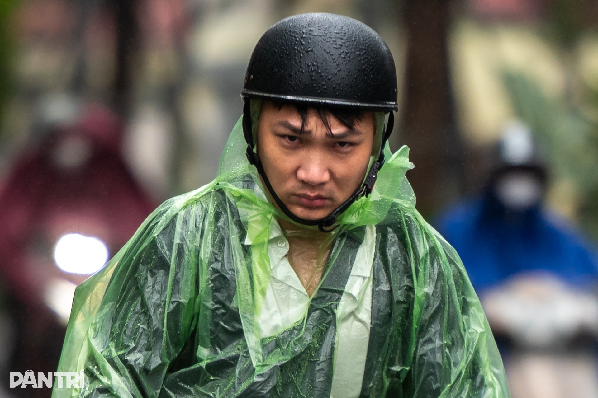 Hà Nội trong ngày mưa rét 14 độ C - 7