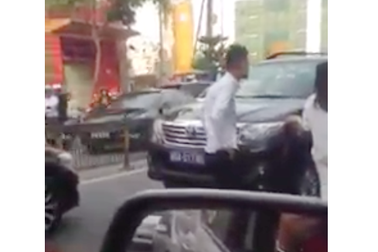 Uống rượu say, lái xe biển xanh đi vào đường ngược chiều?