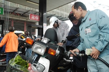 Ai kiểm soát hành vi “bắt tay” tăng giá xăng dầu?