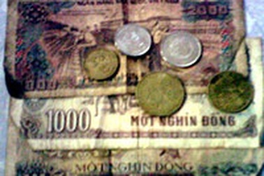 Mức phí đổi tiền rách nát tối thiểu là 2.000 đồng