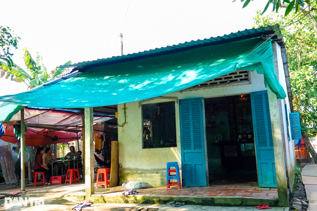 Chồng bỏ, con qua đời, người mẹ đơn thân xin giúp con út được đến trường - 2 Chồng bỏ, con qua đời, người mẹ đơn thân xin giúp con út được đến trường - 2