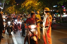 Tài xế vi phạm nồng độ cồn: "7 triệu tiền phạt gần hết tháng lương của tôi"