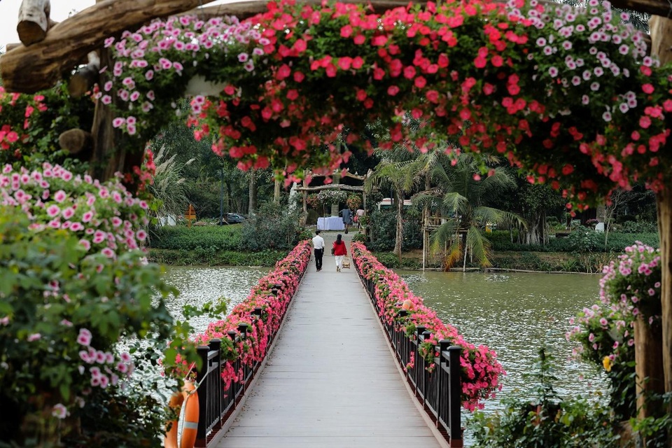 Lễ hội Xuân Ecopark: Điểm “check in” cực chất ngay gần Hà Nội - 2 Lễ hội Xuân Ecopark: Điểm “check in” cực chất ngay gần Hà Nội - 2