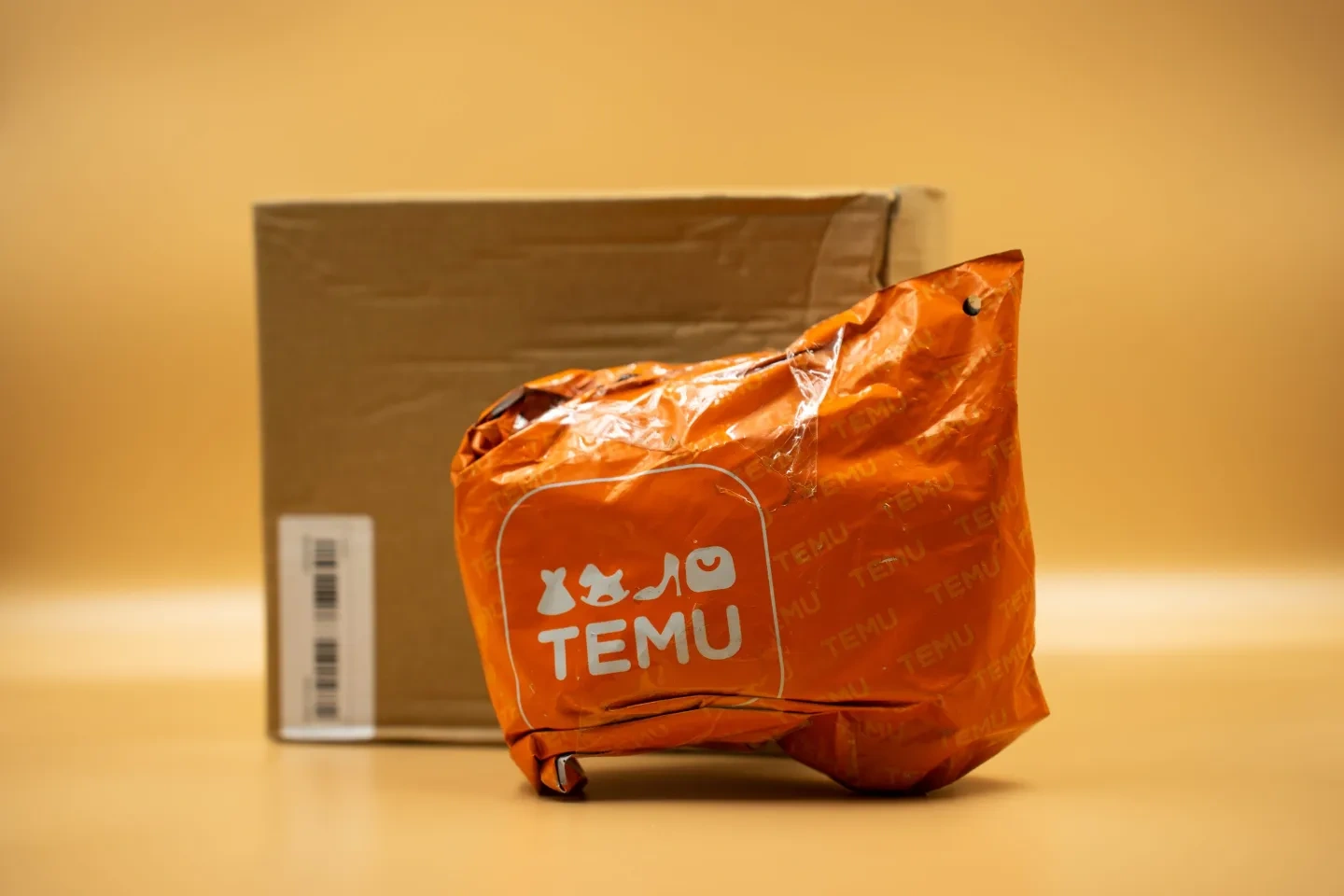 Shein và Temu lâm nguy: Đế chế tỷ đô thành kho hàng tại gia - 2 Shein và Temu lâm nguy: Đế chế tỷ đô thành kho hàng tại gia - 2