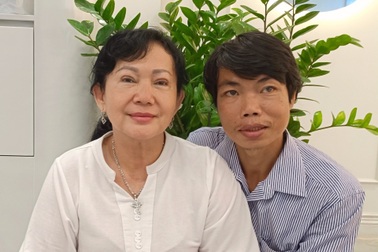 Tình yêu 20 năm không chăn gối của đôi vợ chồng... chị em lệch tuổi