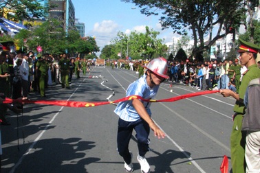 Thót tim xem “nghệ thuật” chữa cháy chuyên nghiệp