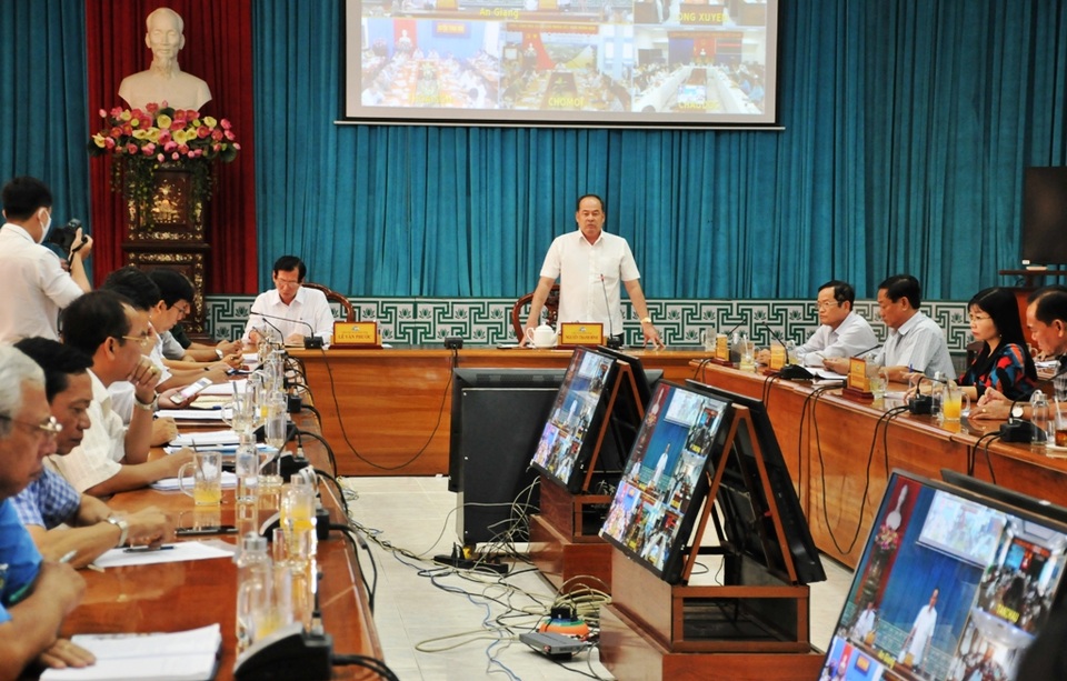Cả 1.000 người Việt từ Campuchia về nước, An Giang cần gấp xe xét nghiệm - 1 Cả 1.000 người Việt từ Campuchia về nước, An Giang cần gấp xe xét nghiệm - 1