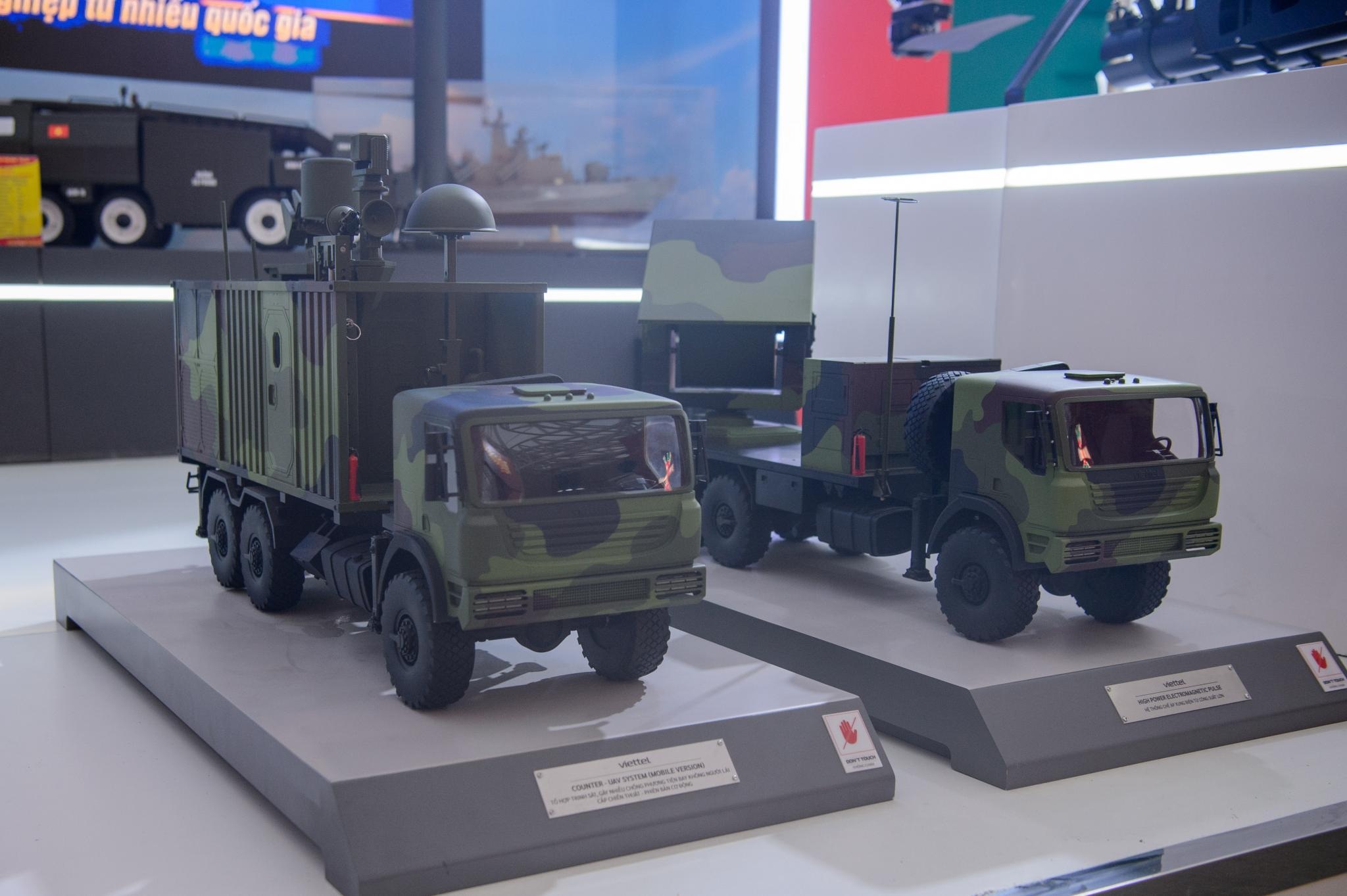 Triển lãm 80 năm: Loạt khí tài công nghệ cao Make in Vietnam - 4
