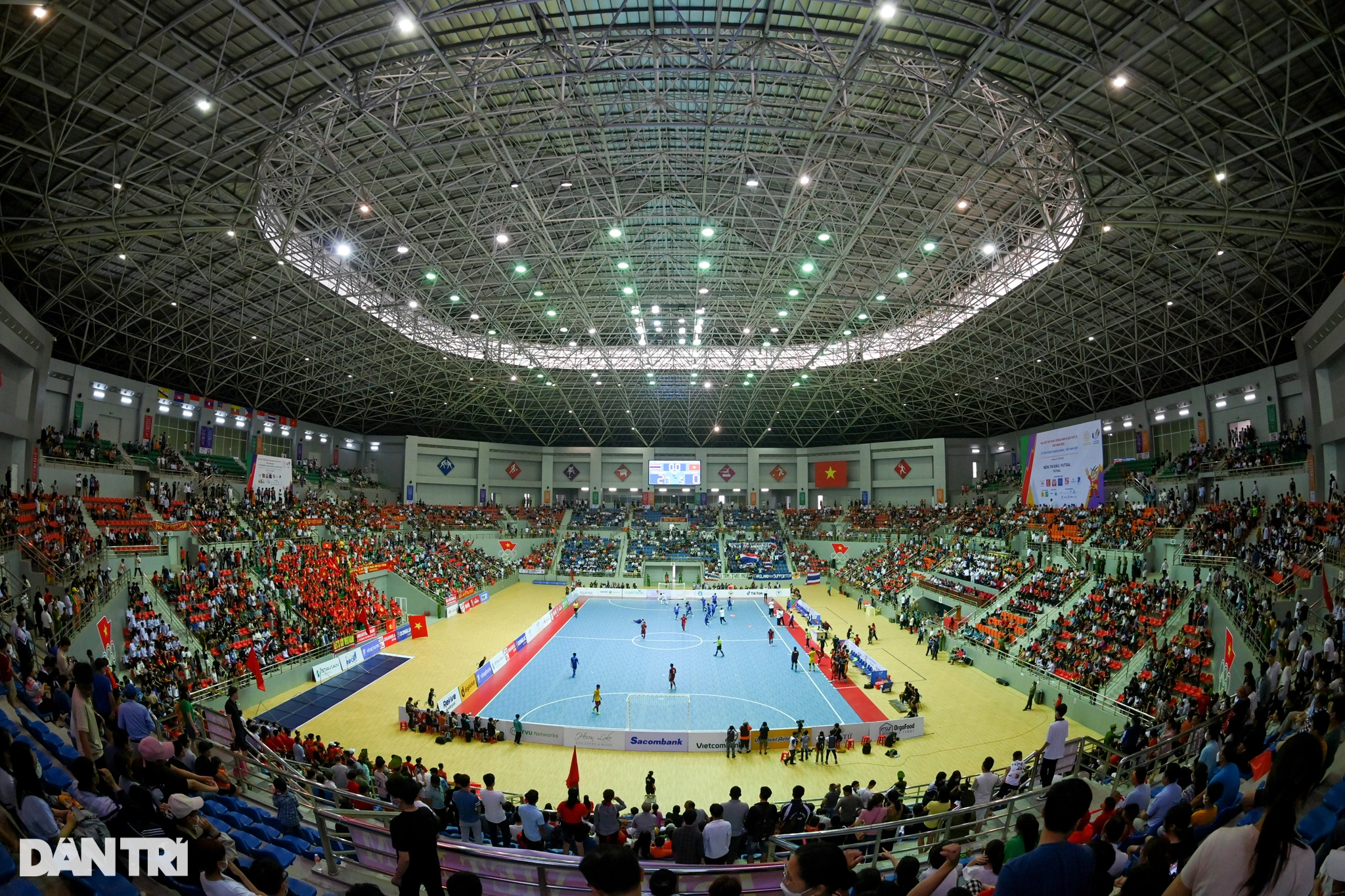 Mãn nhãn các SVĐ đẹp như mơ, chật kín khán giả cổ vũ SEA Games ở Việt Nam - 17 Mãn nhãn các SVĐ đẹp như mơ, chật kín khán giả cổ vũ SEA Games ở Việt Nam - 17