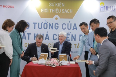 Giao lưu với hai tác giả cuốn sách "Ảo tưởng của sự bất khả chiến bại"