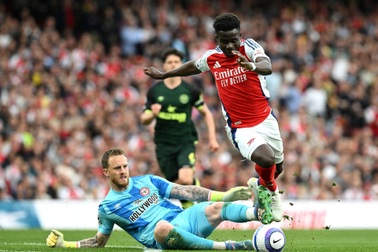 Arsenal chủ động "giương cờ trắng" trước Liverpool