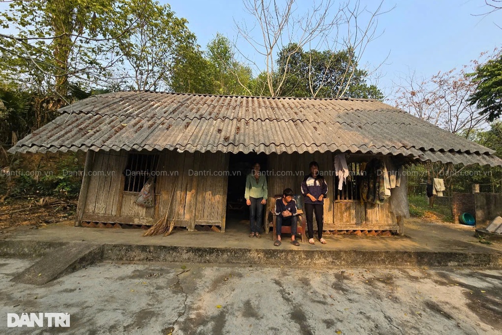 Em chỉ ước những đêm mưa gió không phải ngủ cùng rắn, rết - 1 Em chỉ ước những đêm mưa gió không phải ngủ cùng rắn, rết - 1