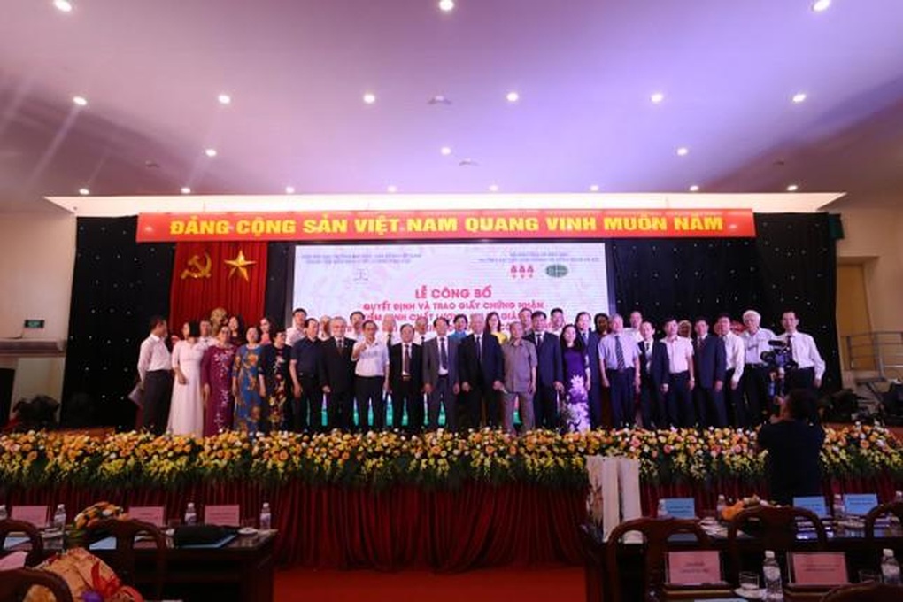 Lễ công bố chứng nhận chất lượng cơ sở giáo dục cho ĐHKDCN Hà Nội - 2 Lễ công bố chứng nhận chất lượng cơ sở giáo dục cho ĐHKDCN Hà Nội - 2